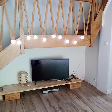Maison Pres Des Bois Жу-ле-Тур Экстерьер фото